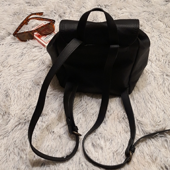 Small Black Backpack 🎯 Target 🎯 - Picture 2 of 4